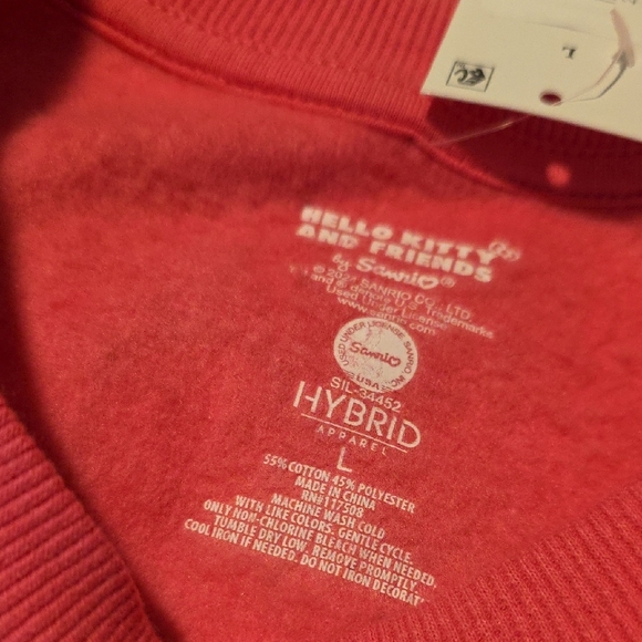 🆕️ Hello Kitty Pink Crewneck Sweatshirt NWT - Picture 4 of 4
